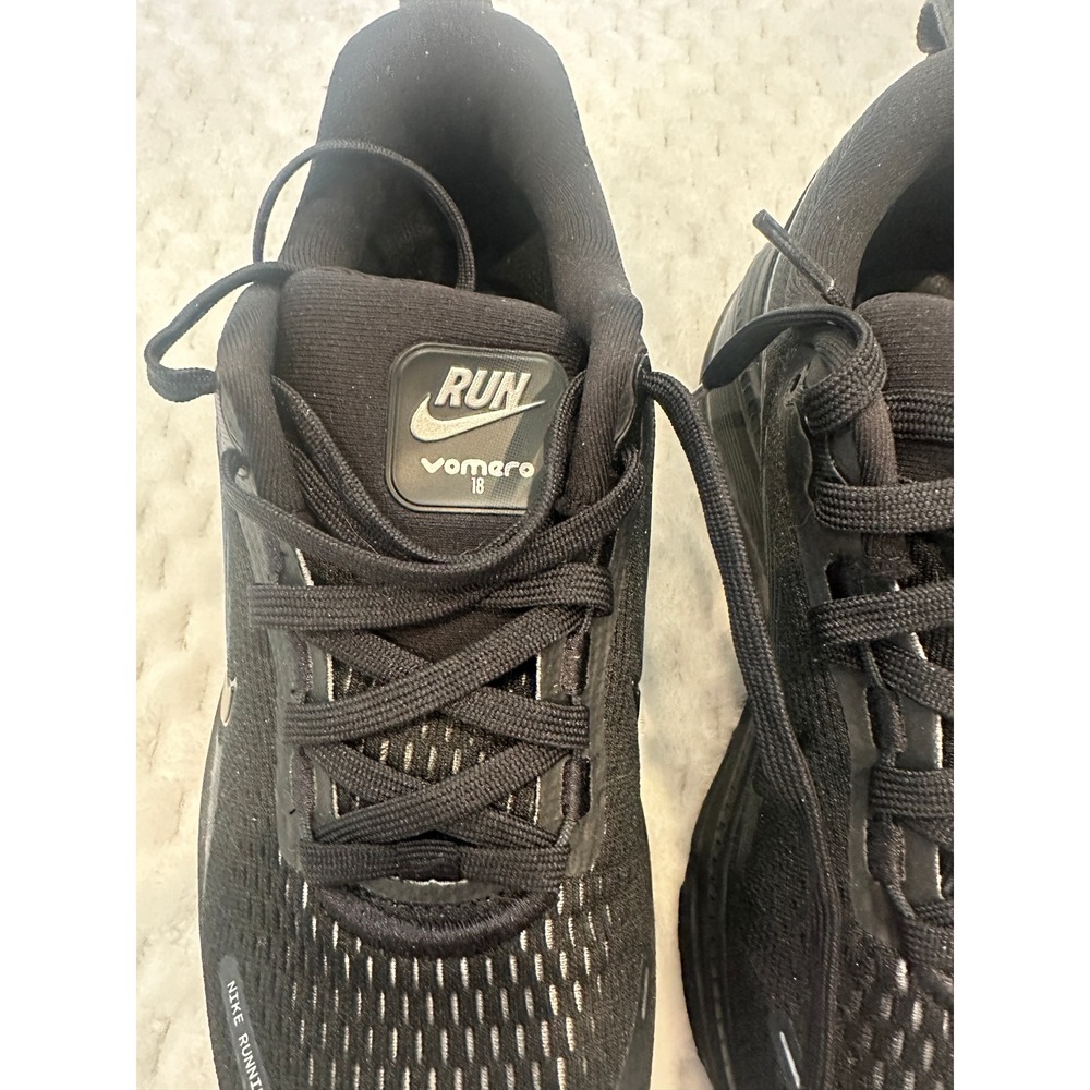 Nike Air Zoom Vomero 18 Womens 6.5 Black Smoke Grey HM6804-004 Running Shoes